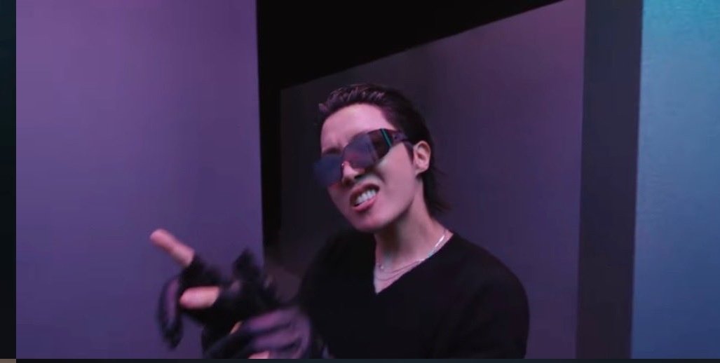 chonguvoting's tweet image. I’m voting #jhope for the #2025MAMAVOTE