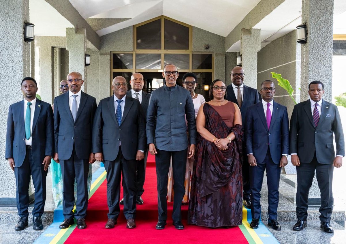 Drfrankhabineza's tweet image. Today we were sworn-in by the President of the Republic as new Senators. My sincere appreciation to all political parties  @NFPO_Rwanda who entrusted me with these new responsibilities. #Rwanda @RwandaParliamnt @RwandaGov @DemGreenPartyRw #Rwot