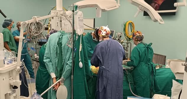 El Nuevo HEODRA realizó con éxito 19 cirugías de corazón abierto a pacientes de 8 a 66 años de todo el país. 
Médicos nicaragüenses y la Brigada internacional Proyecto Salud para León unieron talento y solidaridad para devolver esperanza y una nueva oportunidad de vida.