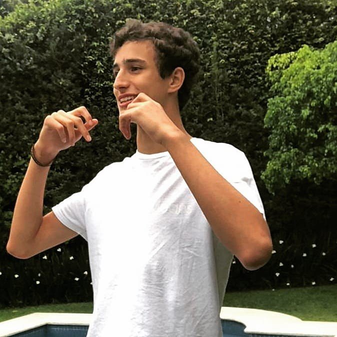 FroggerStays's tweet image. Quem é Caligrafo? Conheça o novo player de #OrdemParanormal #Hexatombe
— Segue a Thread🧵