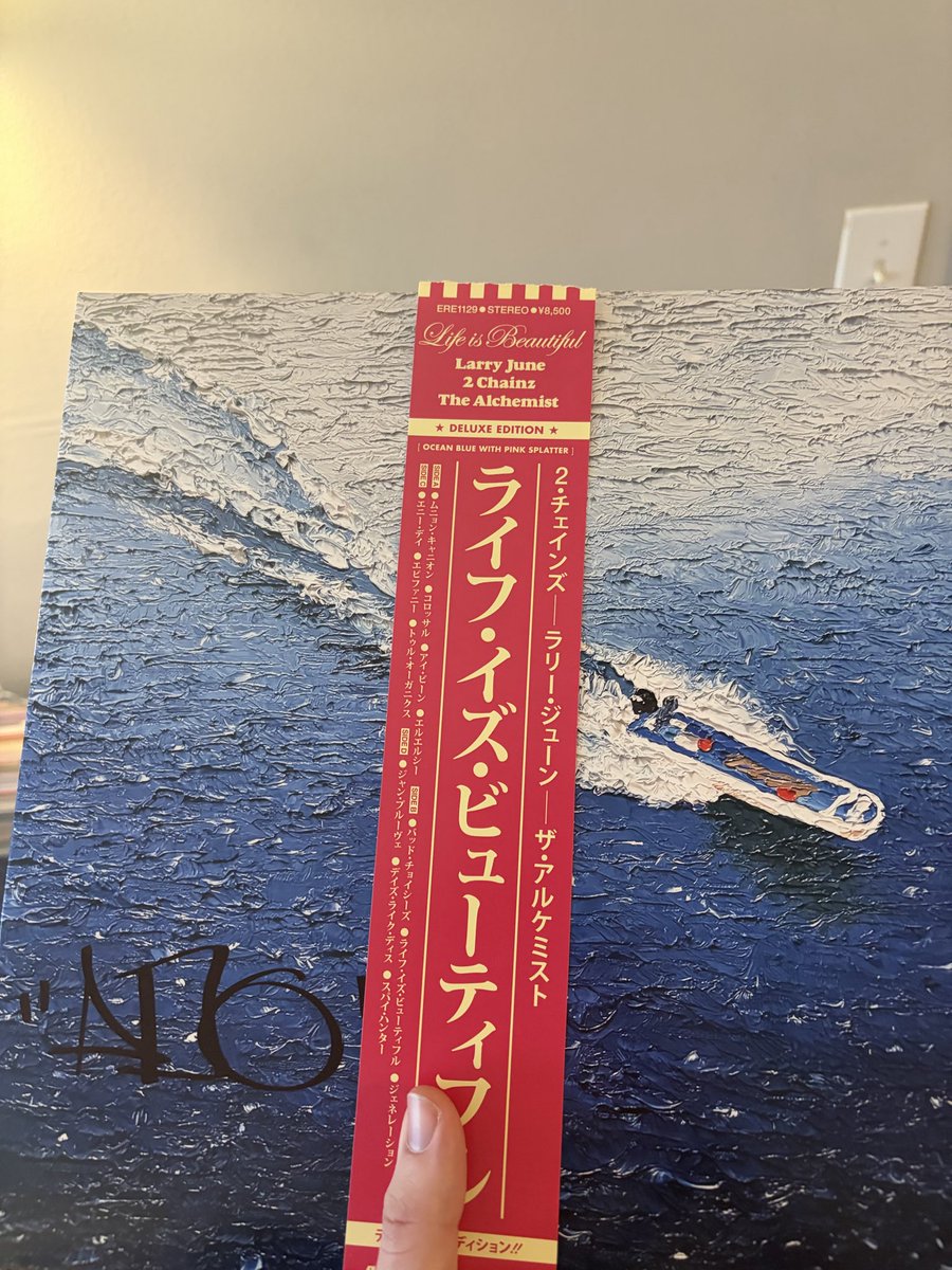 dylan_quist's tweet image. Got to meet the GOAT @Alchemist again! Got Alfredo 2 and Life is Beautiful signed!