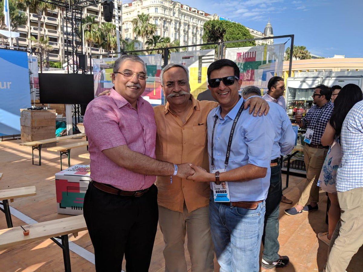 IMPACT_onnet's tweet photo. A cherished memory from Cannes 2019 with Piyush Pandey, Mayuri Bhasin, Maya Hari, Ramesh Narayan, and Ashish Bhasin.
#RememberingPiyushPandey #Cannes2019 #ForeverInOurHearts #CreativeLegend https://t.co/4YHgksxLy5