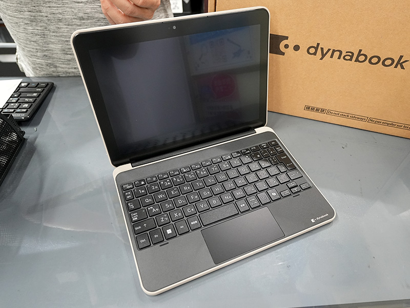 dynabook K70/HY Windows 11 Pro 本体 dynabook K70/HY Windows 11 Pro 本体 更新：LTE対応の10.1インチ2in1