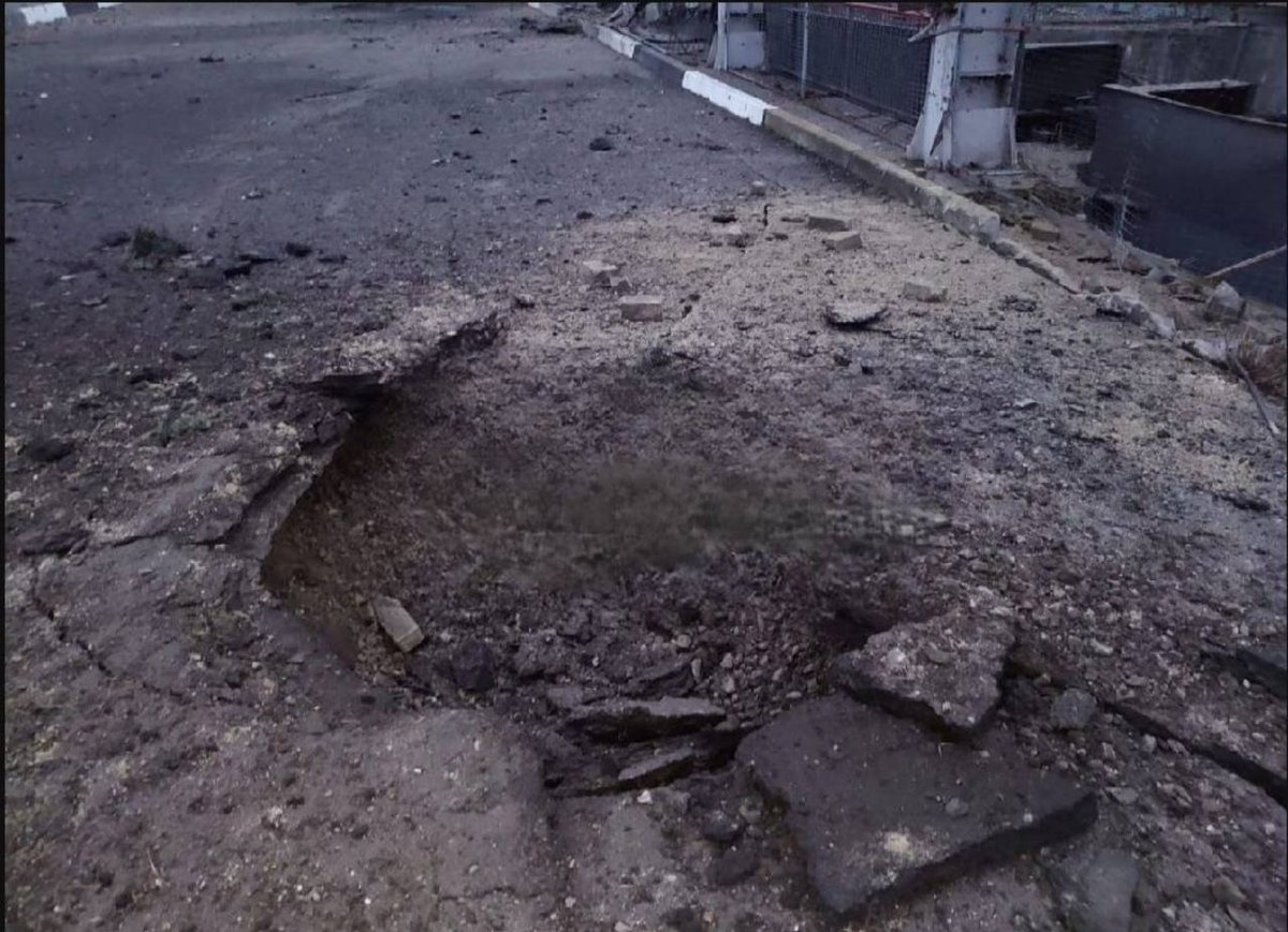 Archer83Able's tweet image. Photos showing the aftermath of recent Ukrainian strikes on the Belgorod reservoir dam, located near the settlement of Grafovka, Russia's Belgorod Oblast.
The strikes were reportedly carried out with GMLRS rockets, fired from M142 HIMARS/M270 MLRS.
📍50.4141667, 36.7569444