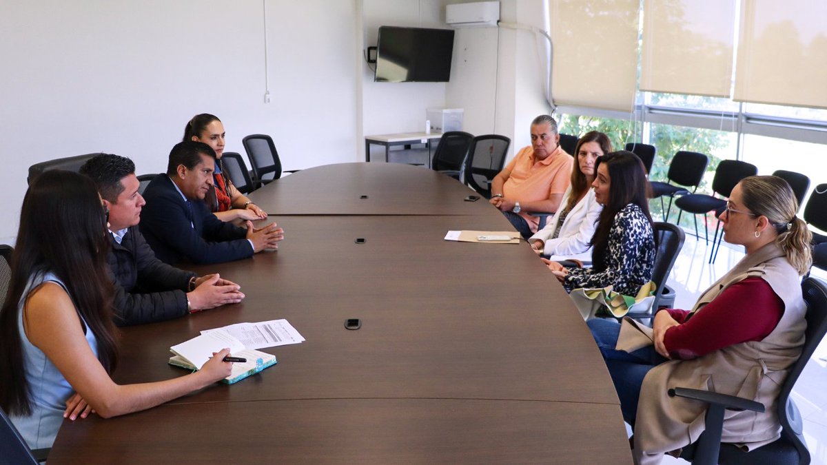 Nuestro Rector de #LaMetro, C. <a href="/RayAtanacioLuna/">Raymundo Atanacio</a>, sostuvo una reunión con representantes de <a href="/GreenCarsonC/">Green Carson Company & Fundation</a>, con el propósito de fortalecer la colaboración entre ambas instituciones en proyectos que impulsen la sustentabilidad, la gobernanza colaborativa y las buenas prácticas