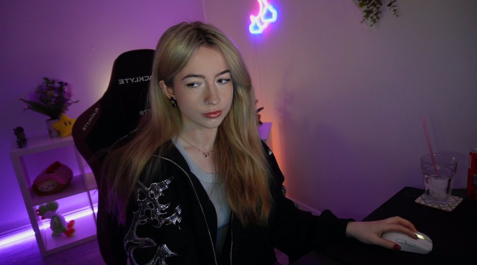 Alicia ✩ tweet media