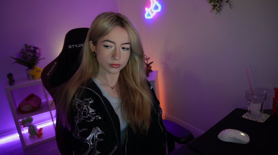 Alicia ✩ tweet media