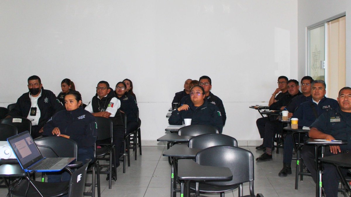 SSPPCSnAndresCH's tweet image. 👮🏻👮🏻‍♀️ La Universidad de la Policía del Estado de Sonora impartió la capacitación “Investigación del Delito” al personal de la #SSPPC.

💪🏻 Se fortalecieron las capacidades en la aplicación de técnicas y procedimientos especializados para la investigación del delito.
