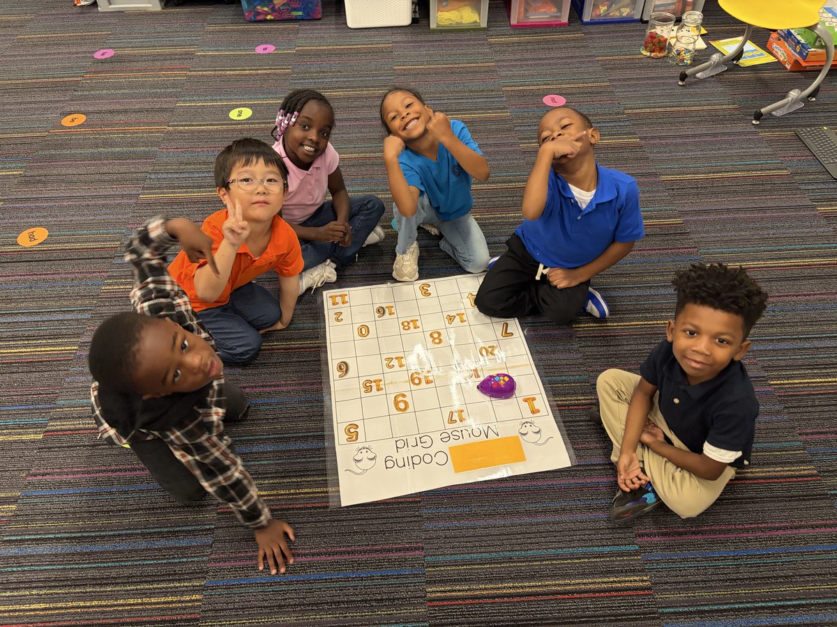 BethanyITC's tweet image. ✨ Today, I spent time with kindergartners in Mrs. Kay’s class coding their way to identify numbers they’ve been learning @springdalemacon! 🐭🔢 #Built4Bibb #CodingInKinder