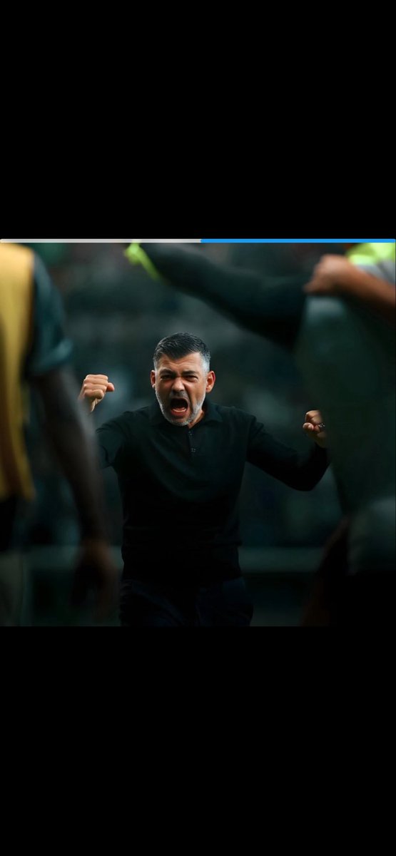 #الاتحاد_الهلال مدرب شجاع لكن ماعنده ادوات لا من ناحيه اللاعيبه الاجانب او اللاعيبه المحليين مع الاسف ومعوضين خير يا اتحاديه 😨.