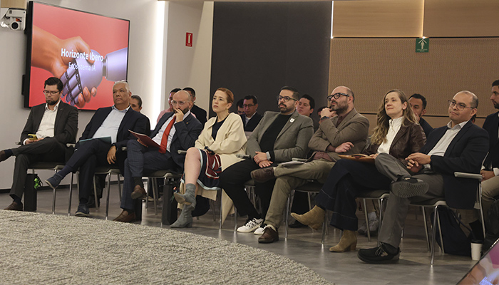 🤖 ¿Cómo imaginar una inteligencia artificial con sentido humano?

La #IBERO presentó su nuevo Ecosistema de IA con enfoque humanista, un espacio para transformar la docencia, la investigación y la gestión universitaria con ética, innovación y visión ignaciana.

Conoce más 👉