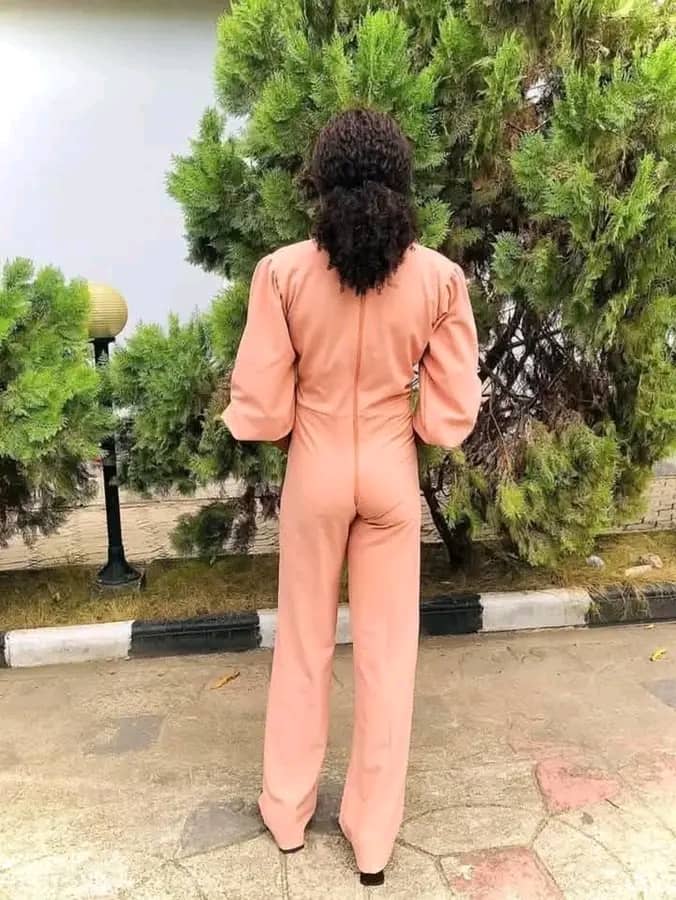 Watu wanafanana huku nje