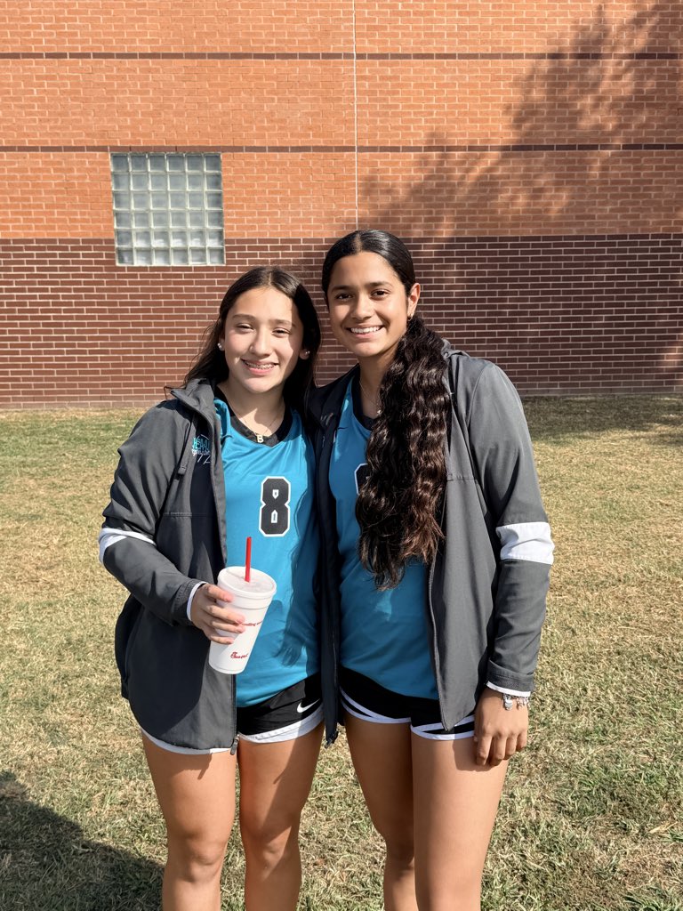 Lady Mavericks enjoying the Maverick tailgate before their last match tonight!