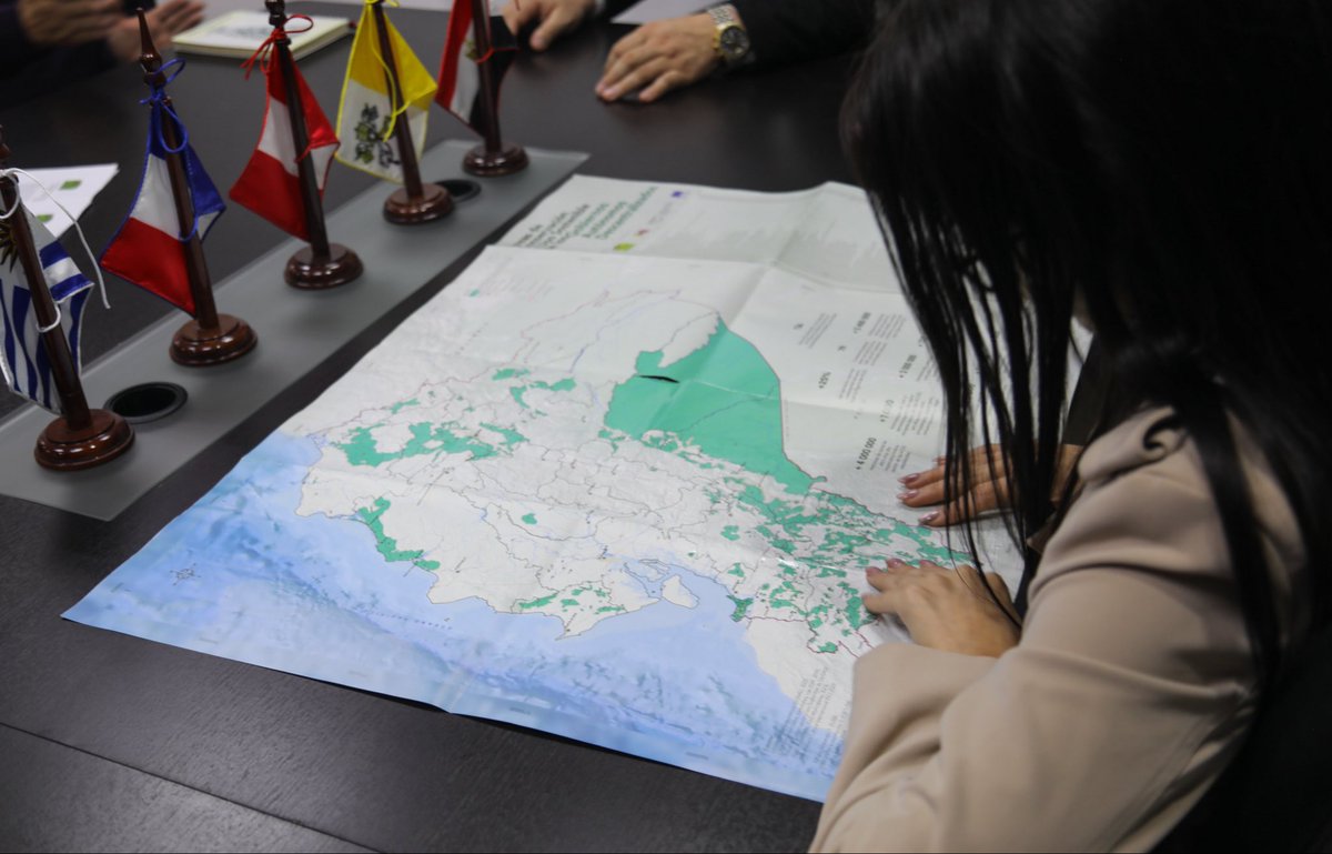 El Superintendente de Ordenamiento Territorial, Uso y Gestión del Suelo, <a href="/PabloRIglesias1/">Pablo R. Iglesias Paladines</a>, suscribió una Nota Reversal con Naturaleza y Cultura Internacional <a href="/ncilatam/">Naturaleza y Cultura Internacional</a>, con el fin de:
•Facilitar el acceso a información técnica o relevante que permita la coordinación de acciones