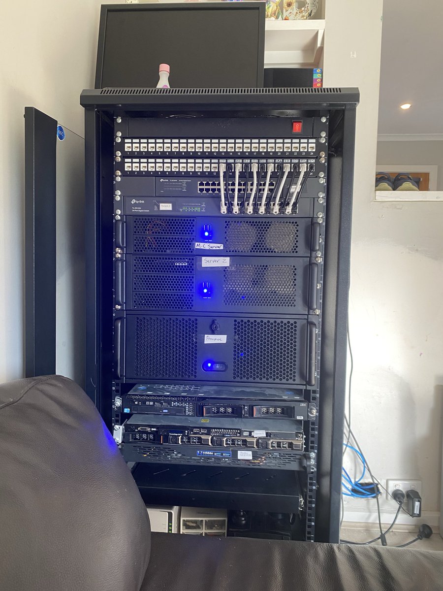homelabnetworks's tweet image. My complete home network and server rack set up.. for now 
Couple of server builds in the works