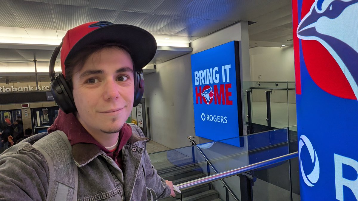 MorganCardno's tweet photo. Being in Union Station on the day of game 1 of the WS is probably the closest I'm gonna get to seeing it lol but I love how it feels here

Let's go Blue Jays!!! 🇨🇦⚾🐦 https://t.co/dxr0swnqj0