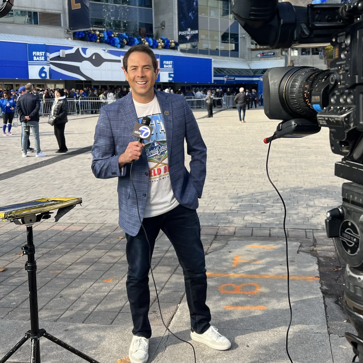 2 hour countdown to Game 1 of the World Series — we’re LIVE in Toronto! NEXT on <a href="/ABC7/">ABC7 Eyewitness News</a> 3pm! WATCH —&gt; abc7.com/live 💙