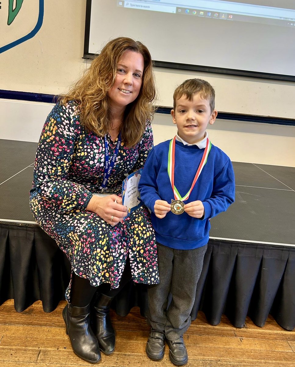 Not only Seren yr Wythnos this week but a super darts player too! 🎯 So proud of you, OR 🙌 👏