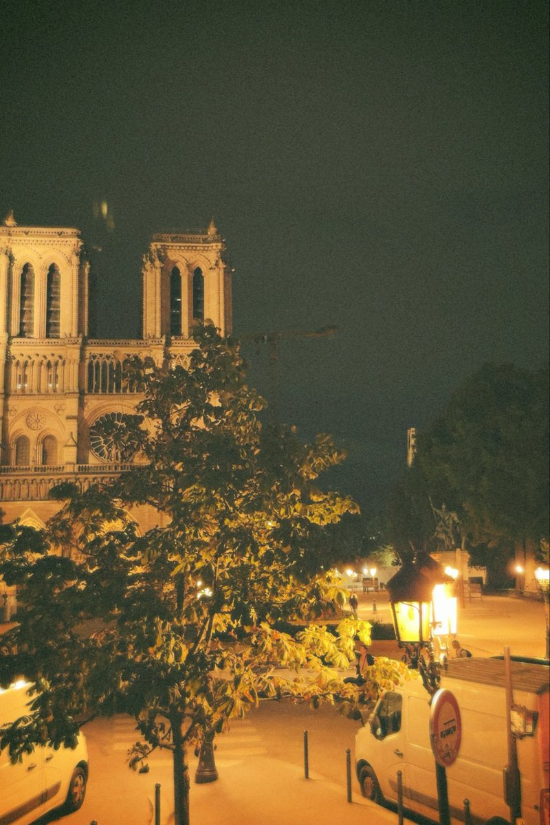 🌼  إمنح  
        كلامك  العميق
        لمن  يفهم عُمقك 
        وامنح  الحب  لمن 
        يليق   بقلبك 
        و إمنح  الوقت 
        لـمن  يقدرك 
        وإهدي  ورودك 
        لمن  يُسقي  الورد 

🍃🍃🍃🍃🍃