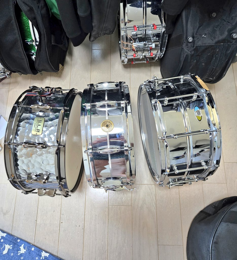 9Yr2kwuDKv51835's tweet photo. 今日、スタジオで使うスネア
迷っていたが
結局グレッチに決定
アサプラはバッチリです‼️🙌
#pe300c
#aspr
#g4160
#brassshell https://t.co/ajZSqJFOGW