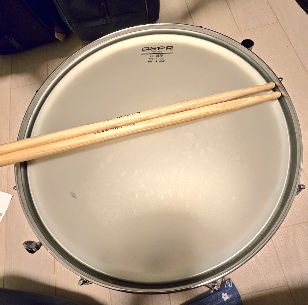 9Yr2kwuDKv51835's tweet photo. 今日、スタジオで使うスネア
迷っていたが
結局グレッチに決定
アサプラはバッチリです‼️🙌
#pe300c
#aspr
#g4160
#brassshell https://t.co/ajZSqJFOGW