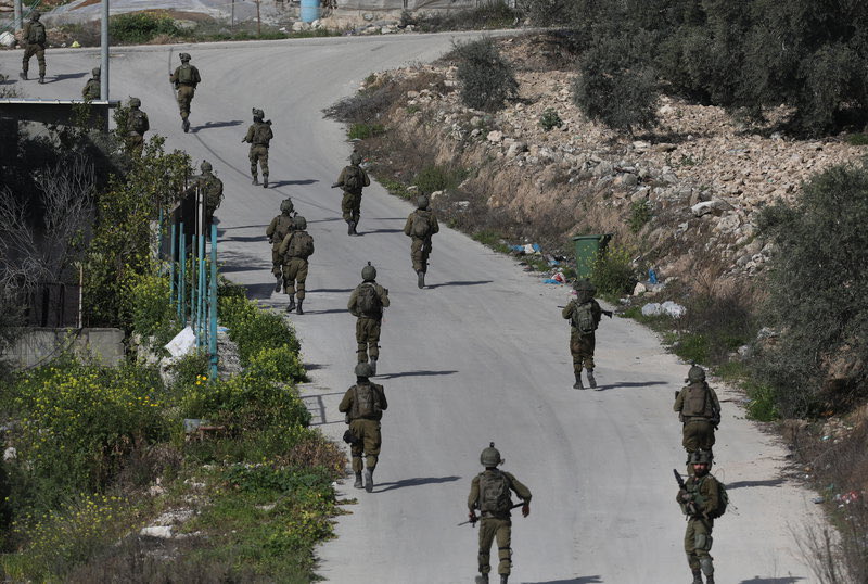 ⚠️ Cisjordània viu una escalada dramàtica: més de 40.000 palestins desplaçats, la xifra més alta des de 1967. L’exèrcit israelià intensifica les operacions i els colons ataquen impunement agricultors en plena collita. Alhora, la Knéset ha aprovat l’annexió del territori i