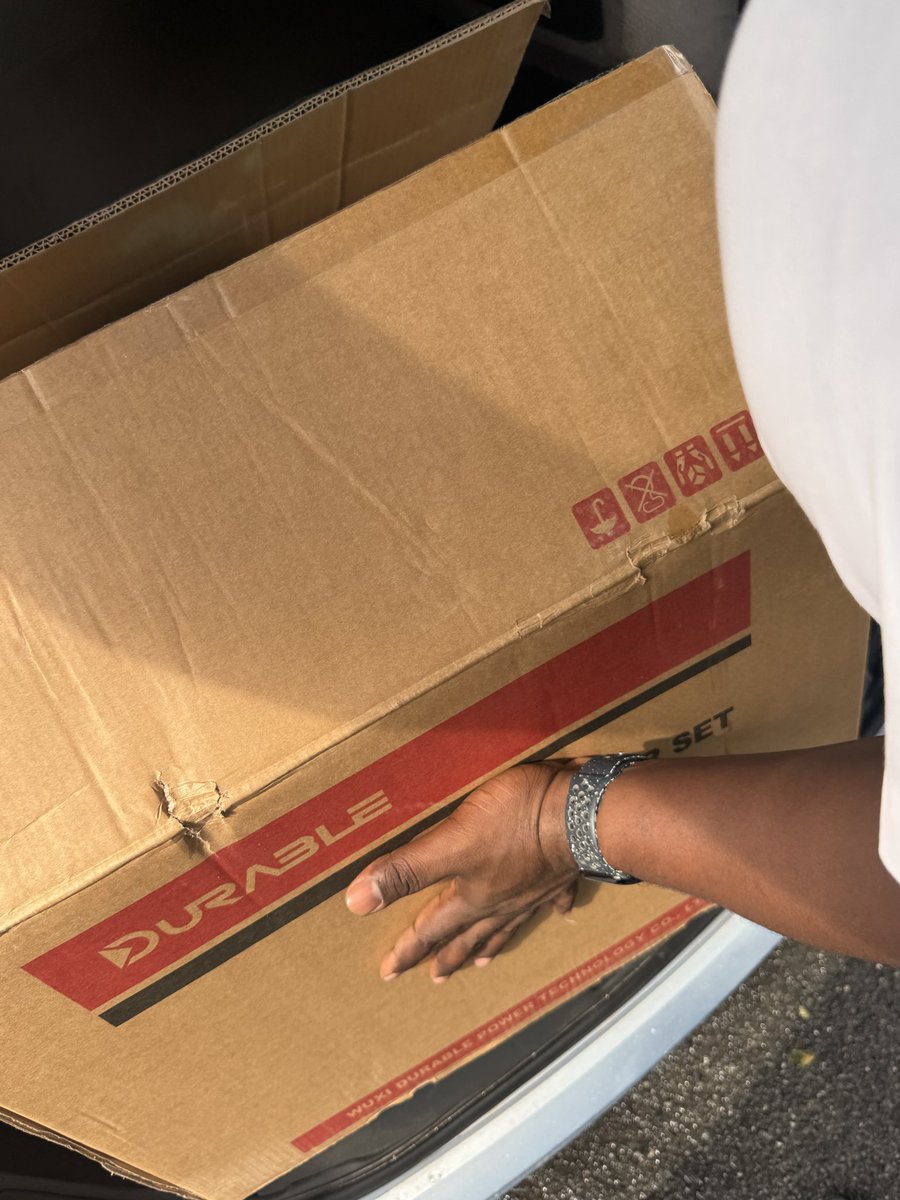 1franoo's tweet photo. Generator for sale $95k (Gas) 2kva https://t.co/g1EDcq0rOo