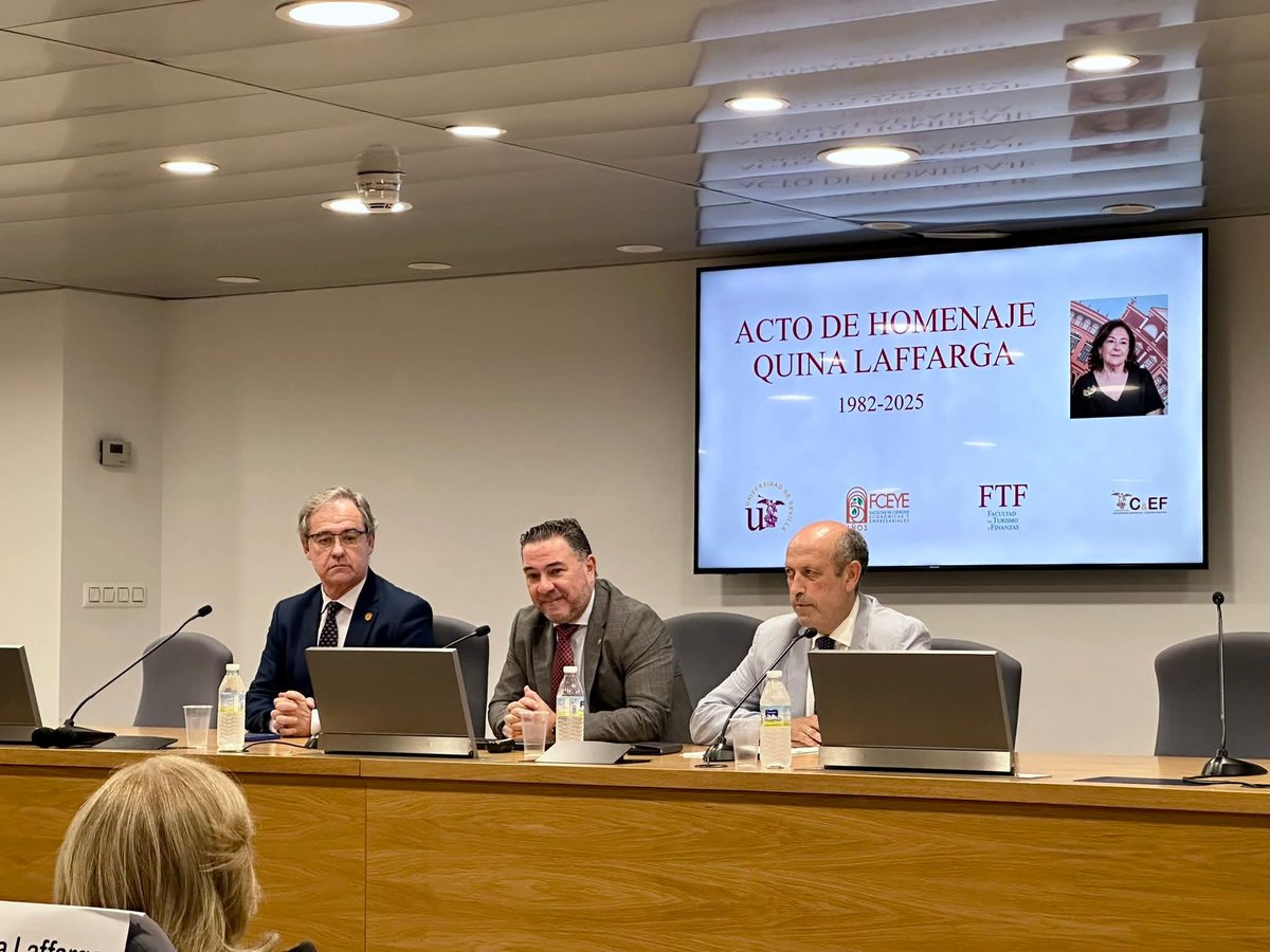 Hemos tenido el honor de participar en el acto homenaje por la jubilación de la Dra. Laffarga, catedrática del Dpto de Contabilidad y Economía Financiera. Un acto entrañable, rodeada de amigos y compañeros donde se reconoce la labor de una toda una vida dedicada a la Universidad