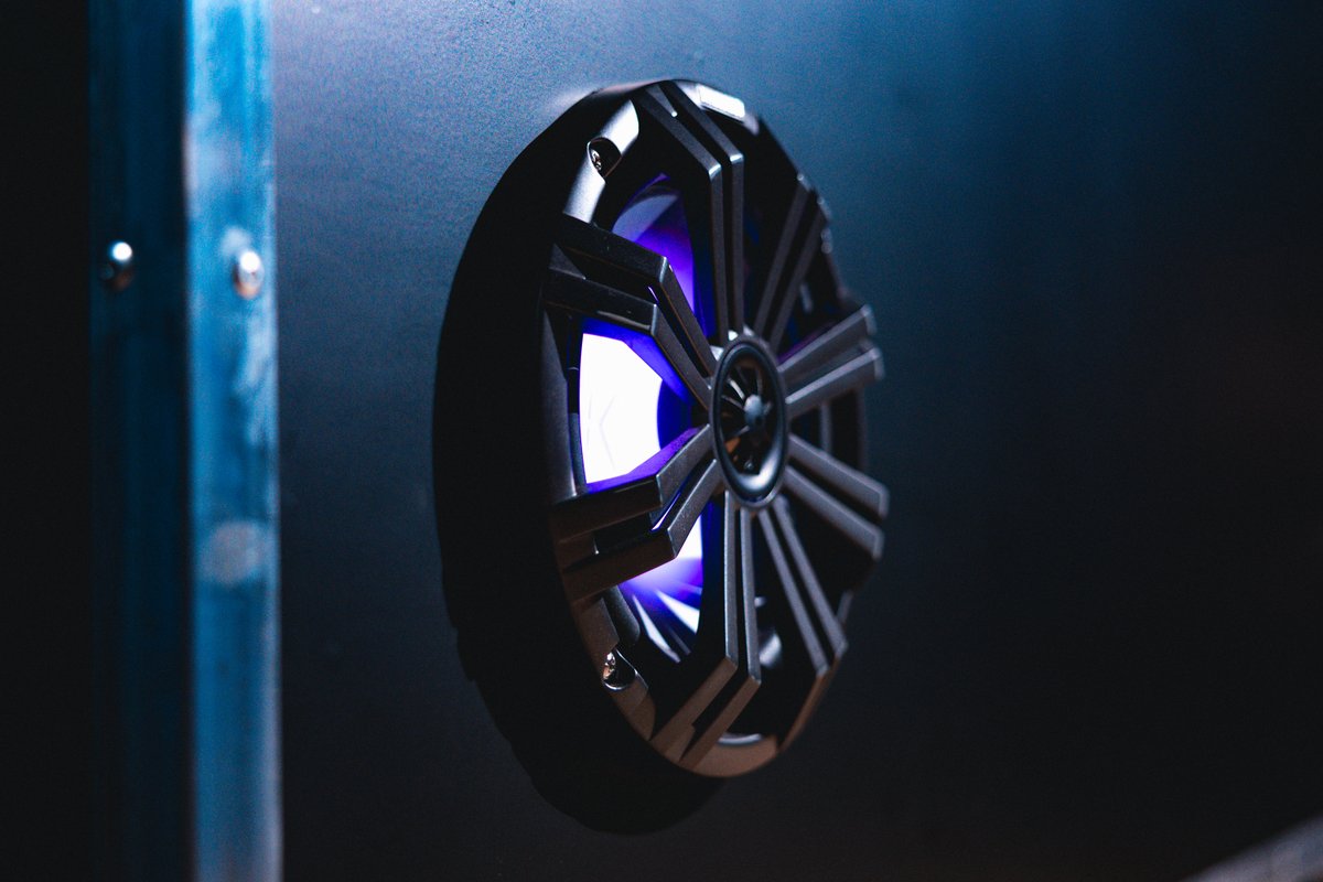 huddlbox's tweet image. High quality brand. High quality product. Built to perform every time. 

#huddlebox #loudandclear