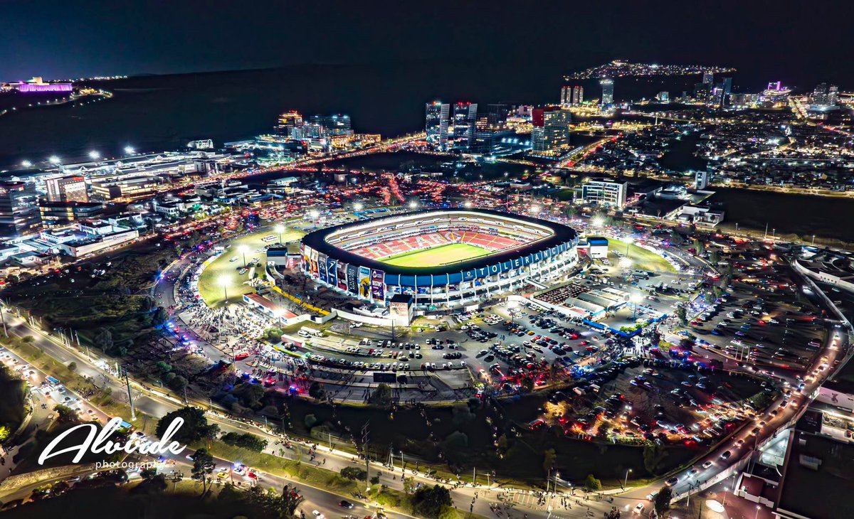 Deleitense por favor con el arte del señor José Alvirde 😍 #Queretaro