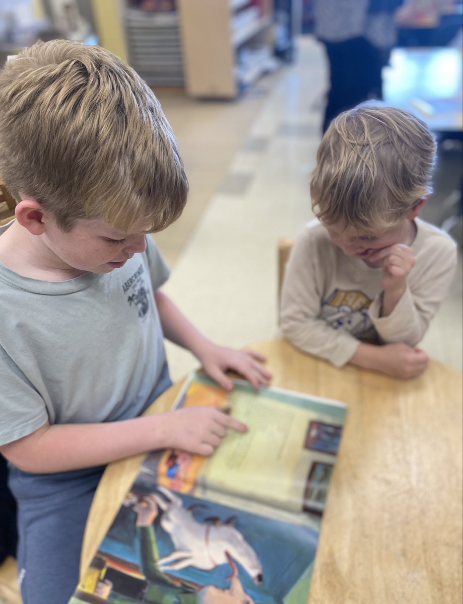 MmeChaouali's tweet photo. Great first visit with our kindergarten reading buddies. #lovetoread #books @TVAelementary https://t.co/asnEpg6Ymb