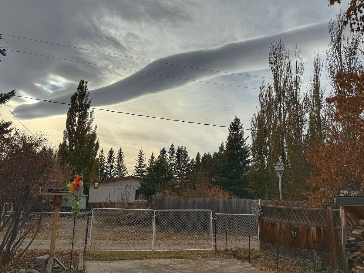 ᴛʀᴇᴇ ᴛᴀɴɴᴇʀ (@treetanner) on Twitter photo 20° with a cute little Roll Cloud over Alix right now! #abwx #abstorm #ShareYourWeather <a href="/dartanner/">Dar Tanner</a> 20° with a cute little Roll Cloud over Alix right now! #abwx #abstorm #ShareYourWeather <a href="/dartanner/">Dar Tanner</a>