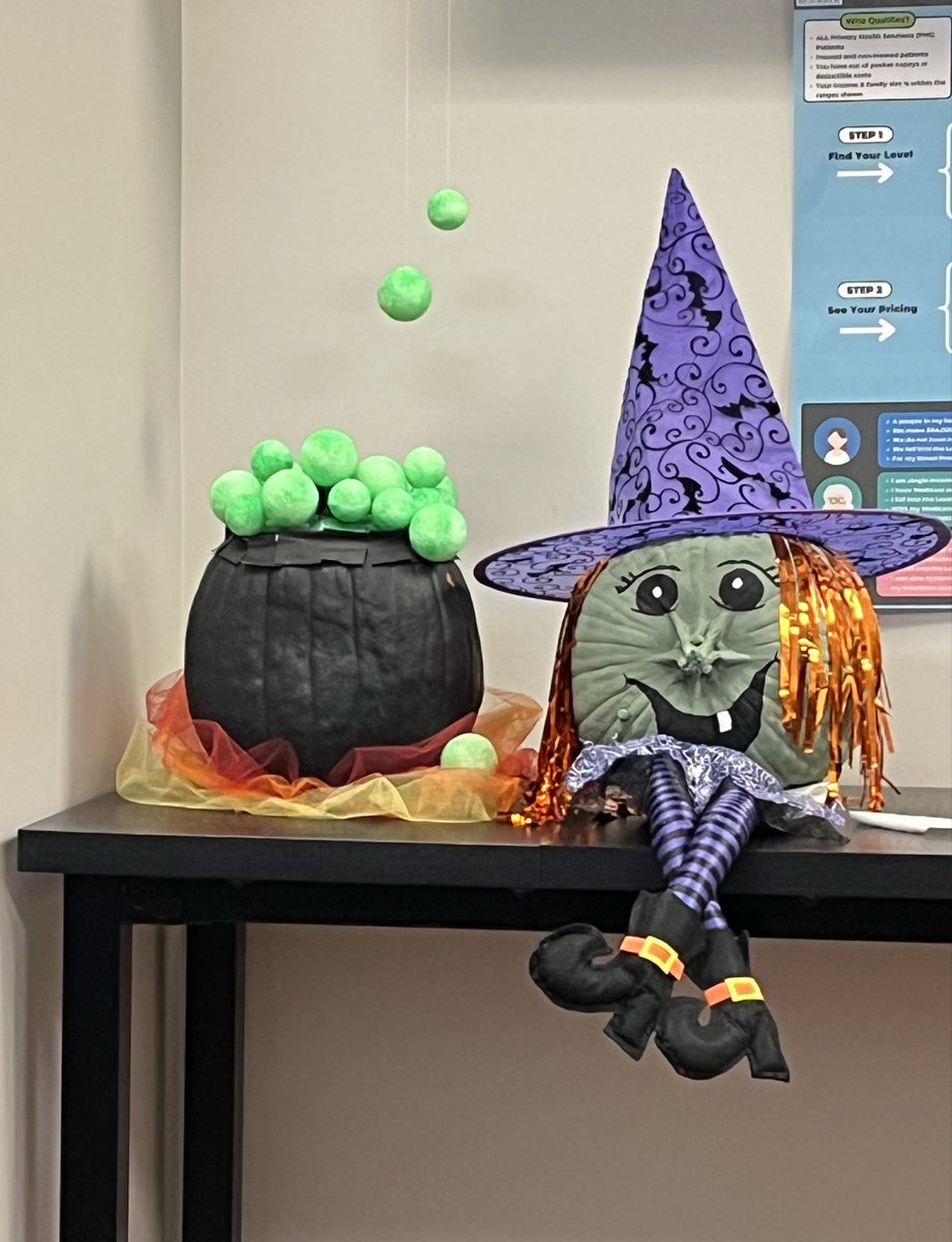 VictoriaRyanbk's tweet photo. Saw this in my doc’s office. Isn’t it cute?#Halloween #Creativity https://t.co/tRVrWYYOAg