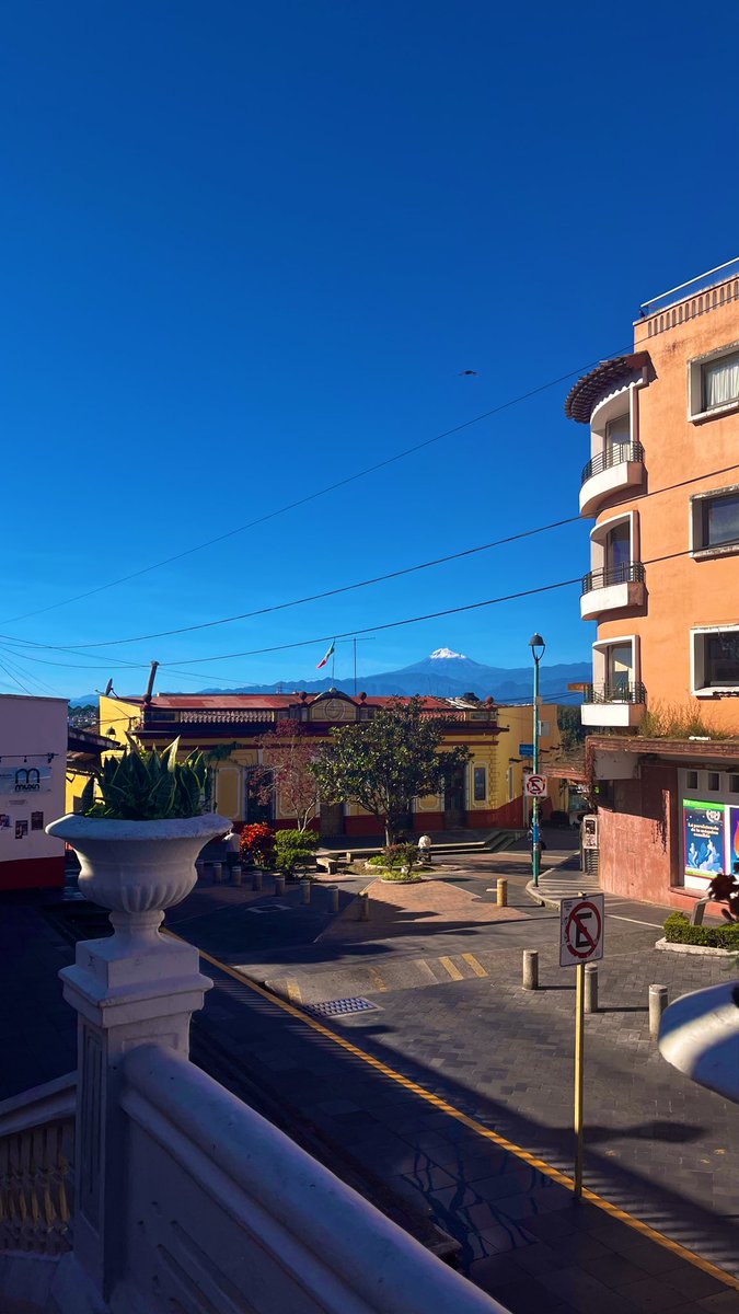 Lo bonito que se veía el pico de Orizaba hoy desde Xalapa 🗻