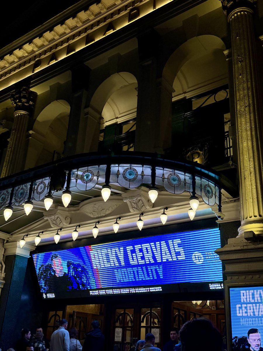 MachineGun1967's tweet image. Does it get much better….kicked off my lads 21st early tonight with beers, supper at the #Devonshire and Ricky Gervais at the Palladium….and we have Manchester 2moz for sexy football!! ❤️🕺🇾🇪🍺