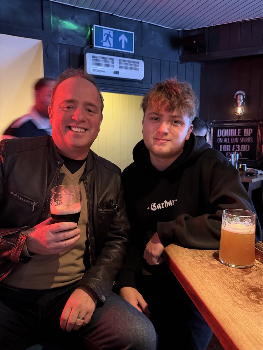 MachineGun1967's tweet image. Does it get much better….kicked off my lads 21st early tonight with beers, supper at the #Devonshire and Ricky Gervais at the Palladium….and we have Manchester 2moz for sexy football!! ❤️🕺🇾🇪🍺