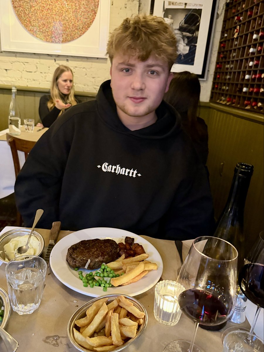 MachineGun1967's tweet image. Does it get much better….kicked off my lads 21st early tonight with beers, supper at the #Devonshire and Ricky Gervais at the Palladium….and we have Manchester 2moz for sexy football!! ❤️🕺🇾🇪🍺