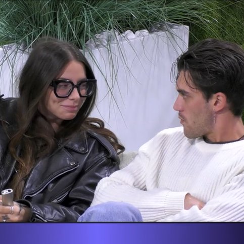 cassandraebast's tweet image. Sblocchiamo sblocchiamo sti #jonita 😅😍
Io ODIO LE SHIP MA PORCA MISERIA loro sono così carini 🤣
Anche se qui Anita sembra una tartaruga 🤣
#grandefratello