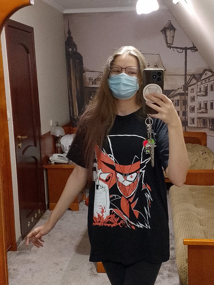 Finally got my hands on a big enough mirror. That's how the shirt is presenting 
#Villainous 
#RELEASEVILLAINOUS 
#Blackhat