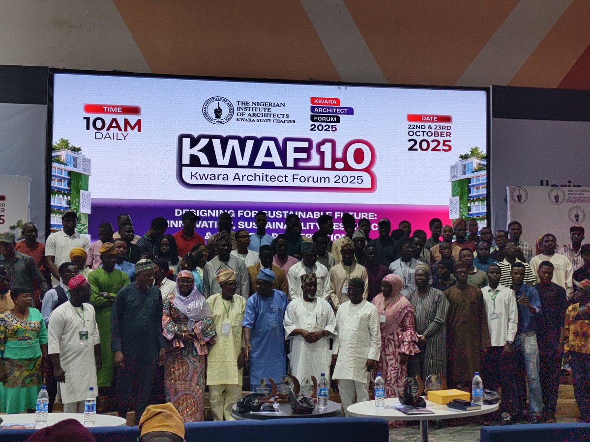unilorin_archi's tweet image. just architects being architects and looking too sharp on the day 2 of KWAF 1.0 that brought one big kwara archi family together!😎📸🤍
Frame 1 - The NIA KWARA chapter fam.
Frame 2 - The Unilorin Department Archi fam.
Frame 3 - One big Family!
Frame 4 - the Unilorin students fam!