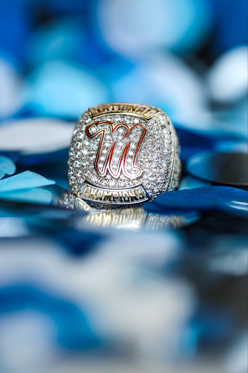 OleMissCheer's tweet photo. A ring fitted for the ๐๐๐
๐
๐๐๐ ๐๐
#OMAG | #NationalChampions https://t.co/QQB6NTyTUK