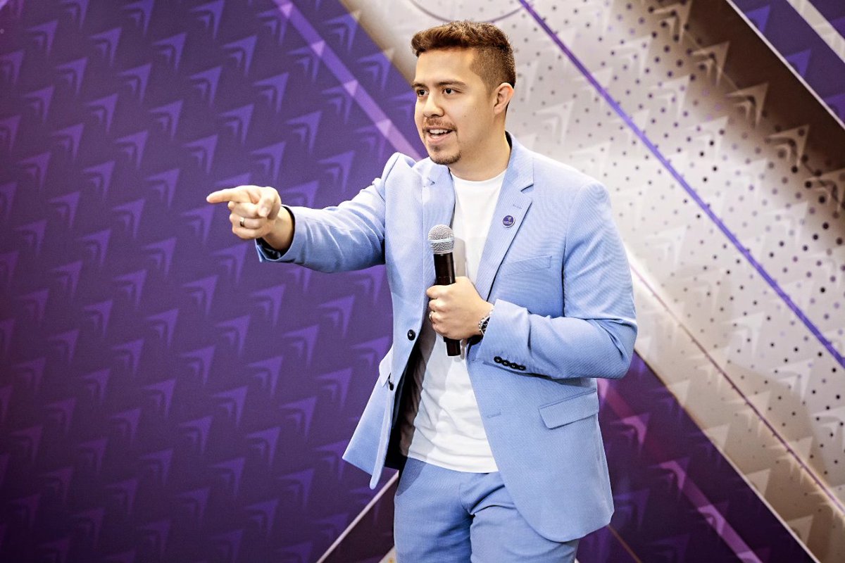 KeivisRojas's tweet image. 🔥 ¡13 Años de Siembra, Cosechando Grandes Logros! 🚀

Hace más de una década emprendí un viaje de aprendizaje que ha transformado mi vida, ¡y hoy tengo un hito increíble que celebrar y compartir con ustedes! 🎉

Este logro es producto de mucho esfuerzo y dedicación, pero la…