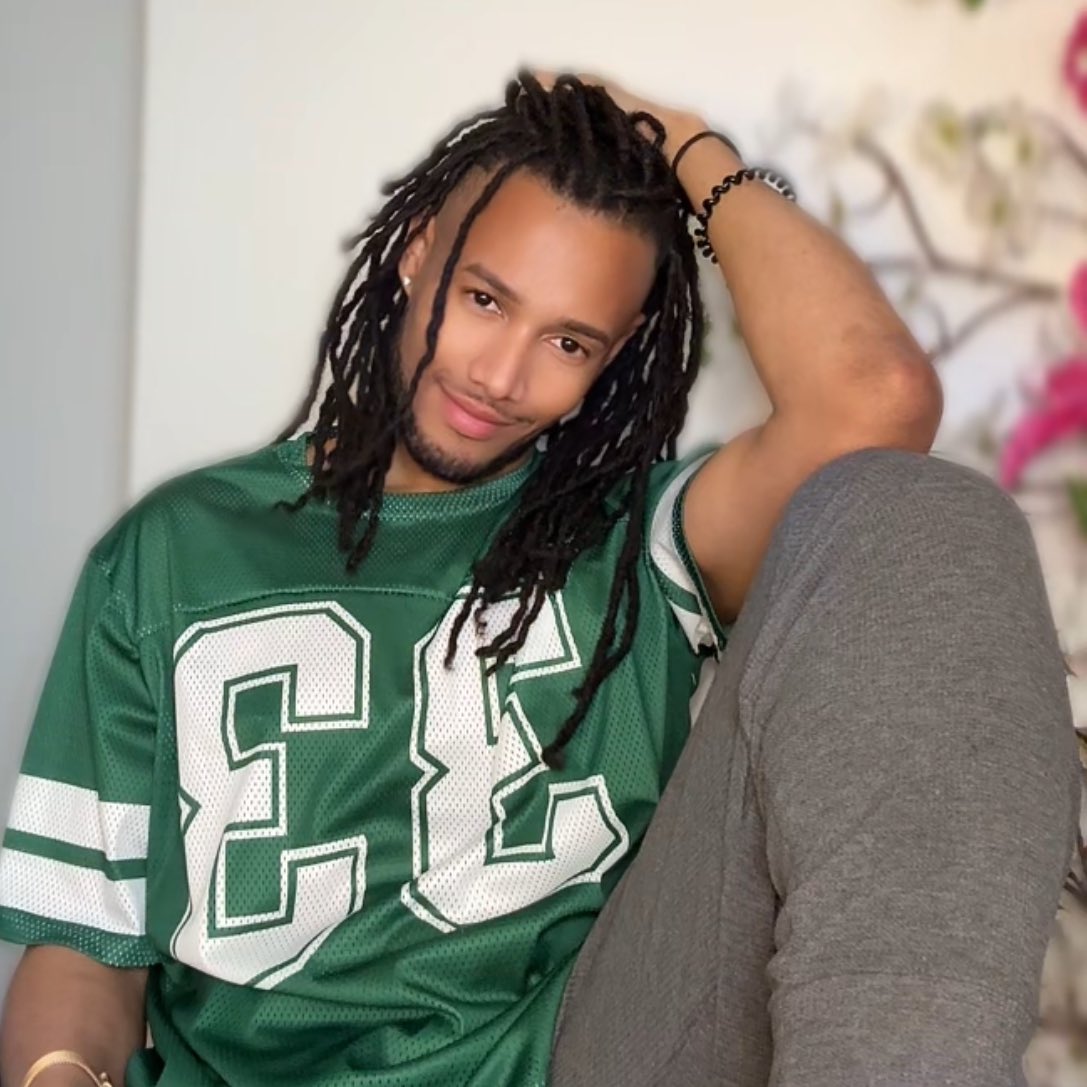 mariotheoracle's tweet image. Flight ✈️  33 🎉 has landed, wish me luck in my onward journey! 🥳