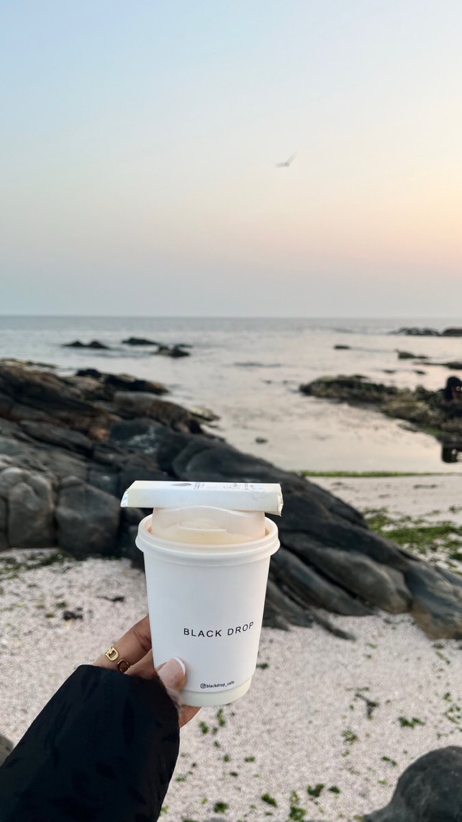 يـالله عسى كل الأيـام و الليالي لنا خيـر
وفيهـا الحظـوظ الطيبـة تحتريـنا❣️