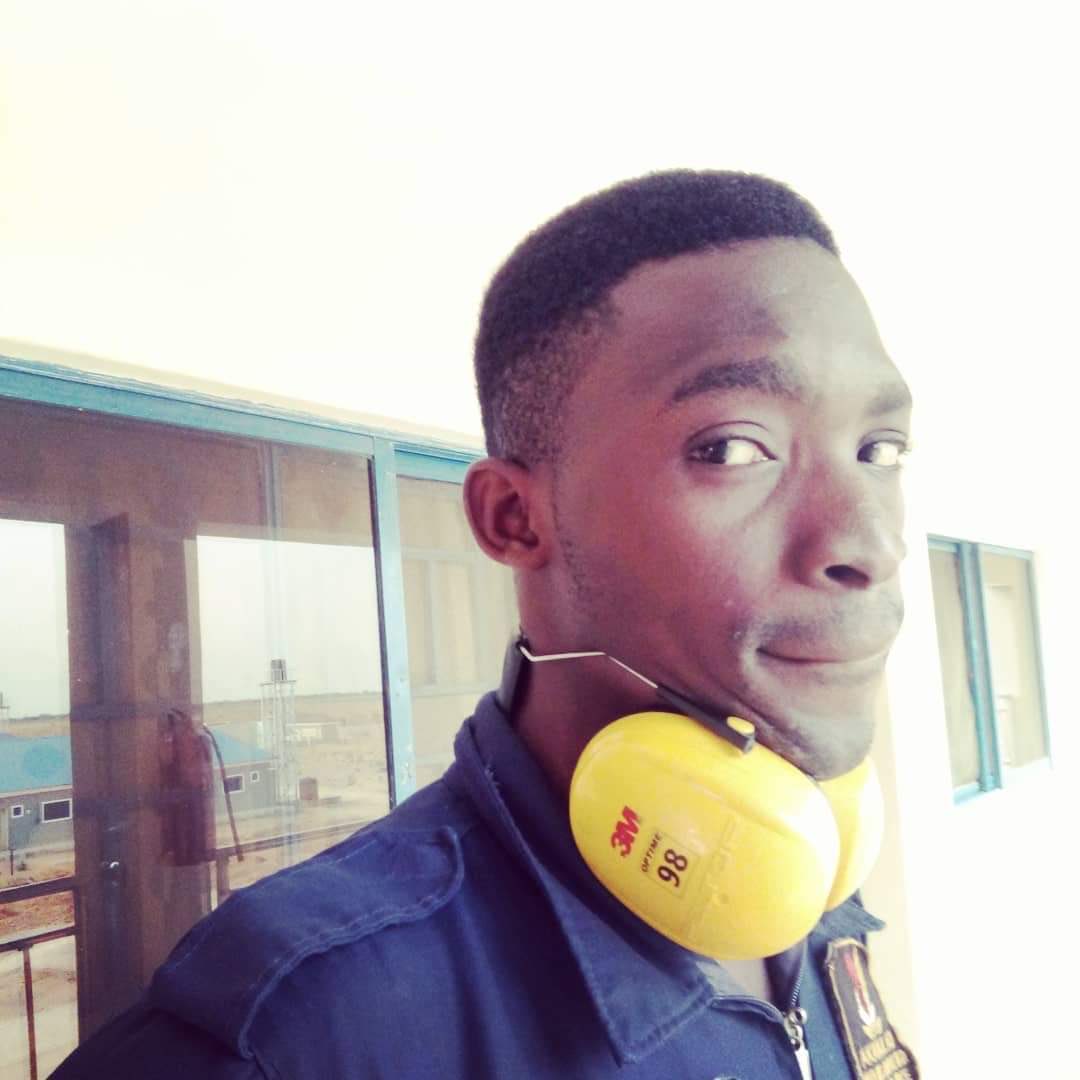marshalwahlexyz's tweet image. Sometimes I can’t believe what I have done with my life. 
I was actually fighting terrorist in Maiduguri at some point in my life, now I’m doing a PhD.