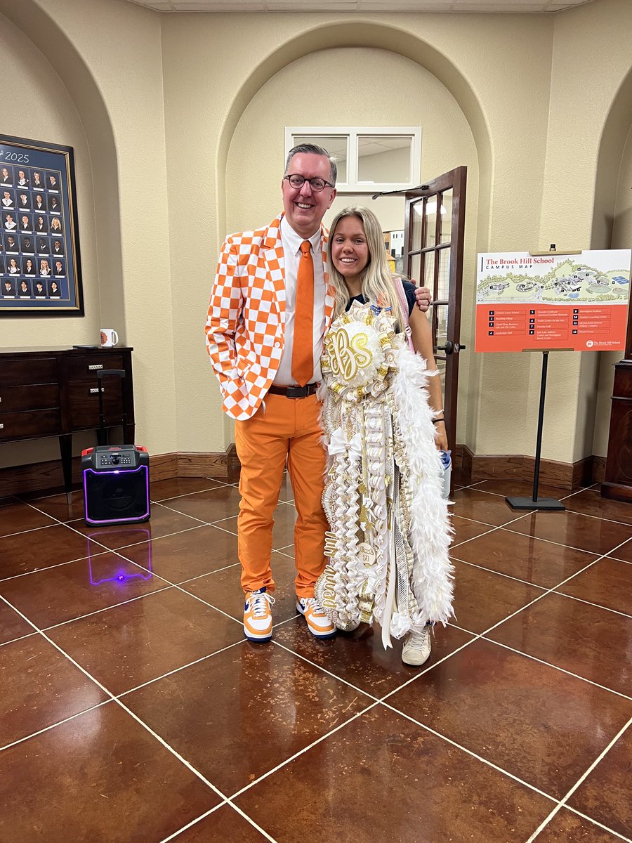 Homecoming 2025 All Orange Day and Pep Rally. Still getting used to the Texas Homecoming Mum tradition.