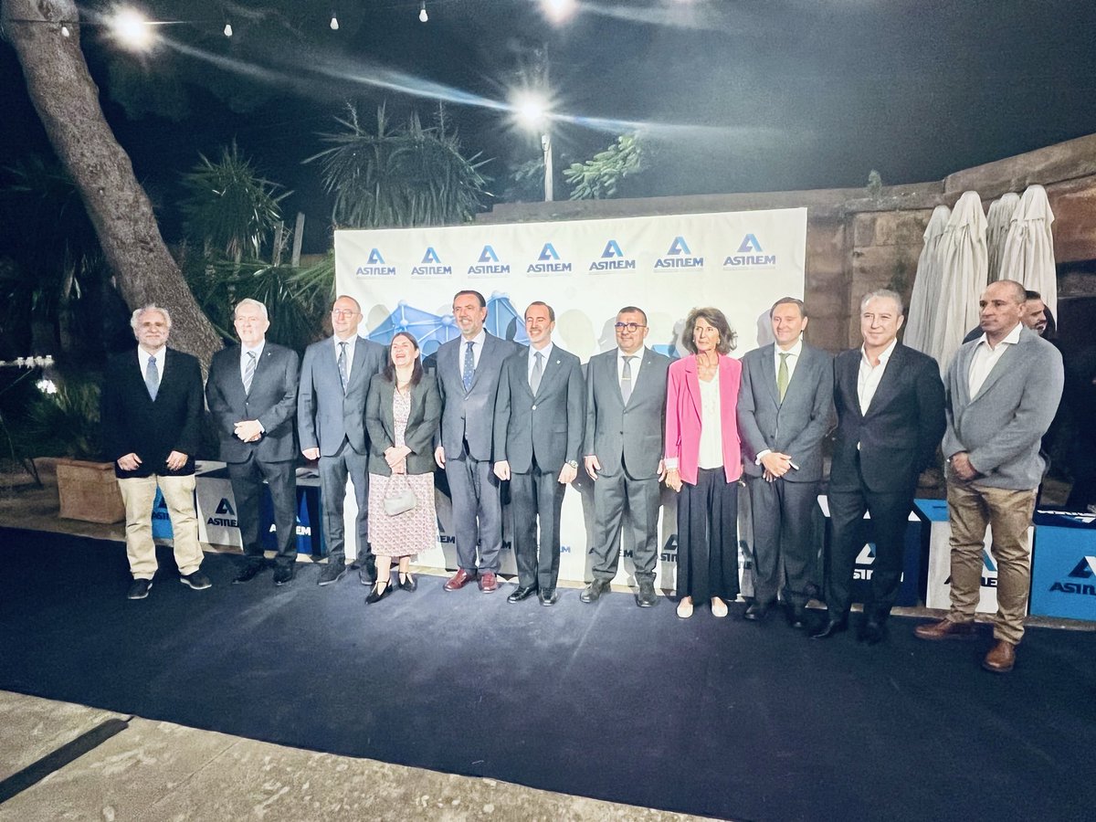 La presidenta de #CAEB  <a href="/CarmenPlanas/">Carmen Planas</a> ha asistido esta noche a la Gala @ASINEM2012 ensalzando y defendiendo la figura del autónomo, del emprendedor y las pymes del sector en un evento que ha reconocido la labor de <a href="/tirmemallorca/">Tirme</a> con el Premio Lluminosa 2025. ¡Enhorabuena a todos!