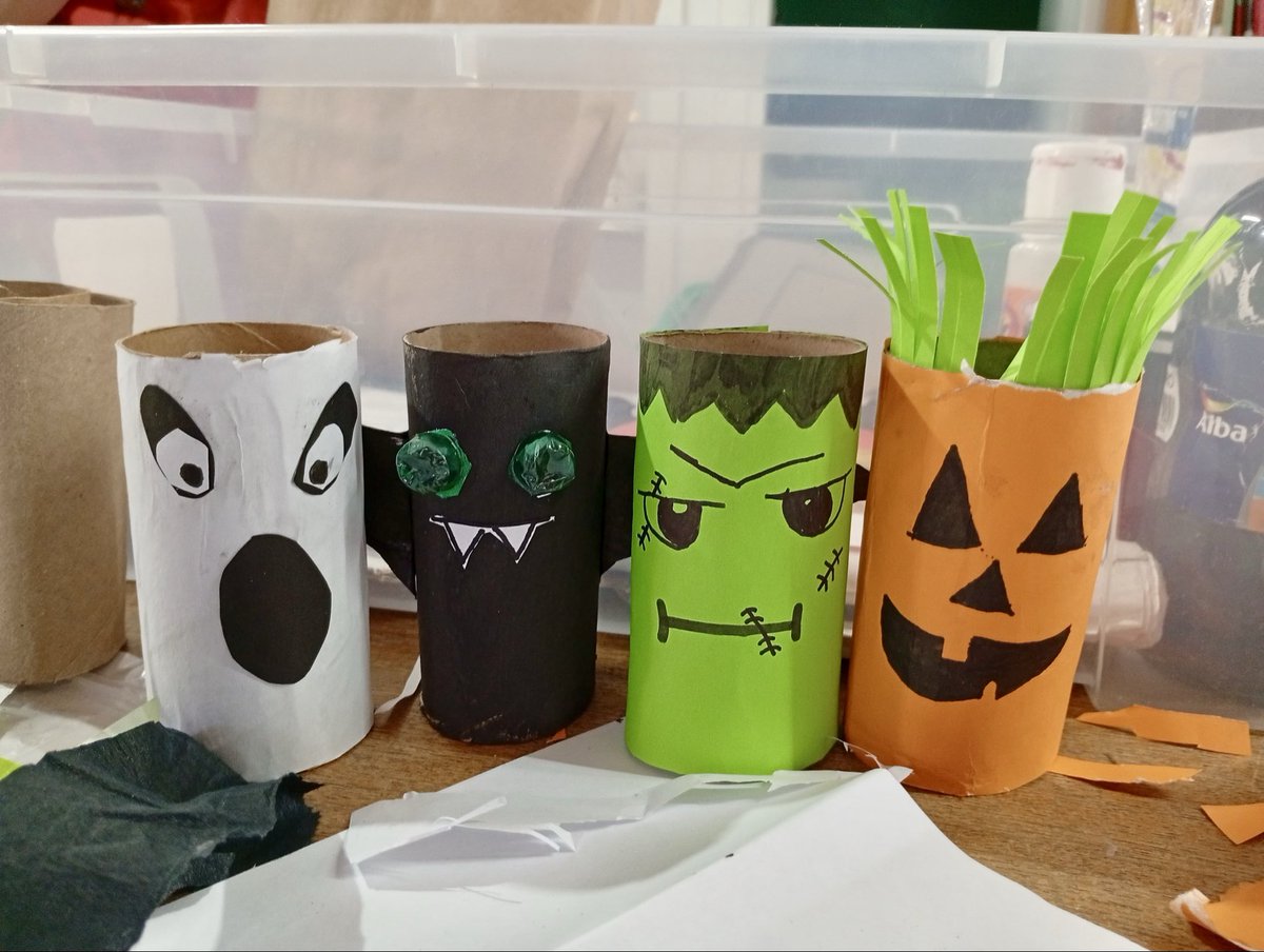 tatuhess's tweet image. 🗣️ Consejos de Niños y Niñas

👩🏻‍🚀 Seguimos trabajando la #Identidad, la #Participación y la #LibreExpresión con propuestas lúdicas.

🎃 Nos preparamos para la Noche de Brujas creando máscaras y disfraces, y avanzamos con los gráficos del paste up.

#NiñezActivaNeuquén @GiovanettL