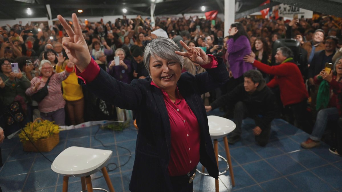 🚨 OFICIAL:

✌🏻 Cierre de Campaña de Jeannette Jara, 11 o 12 de Noviembre

⌚️ Plaza de Maipú, hora por confirmar

TODOS A MAIPÚ ‼️‼️‼️‼️‼️‼️