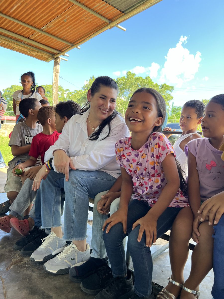 La política es un conjunto  de cosas, pero el servicio es una parte fundamental para quienes la practicamos. Gracias a Dios que nos permite poder dar incluso en los momentos más difíciles, y a todos los que lo hacen posible, ¡gracias!

Siempre hay algo que dar…